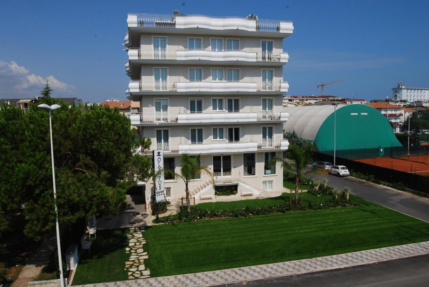 Olympus Resort Alba Adriatica Eksteriør bilde
